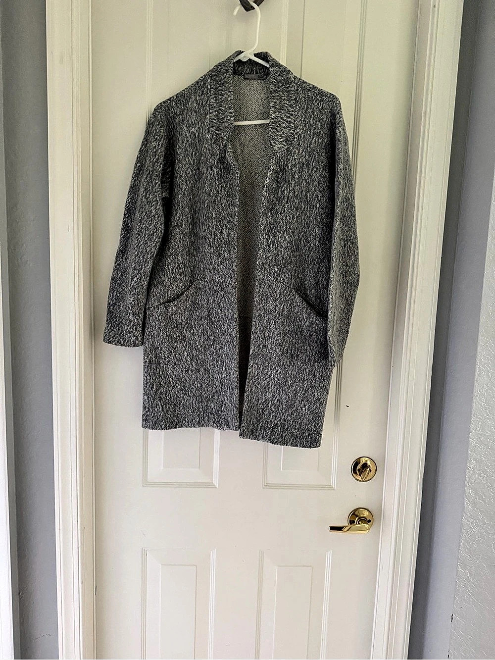 Zara Textured Open-Front Coat in Gray & White Size small